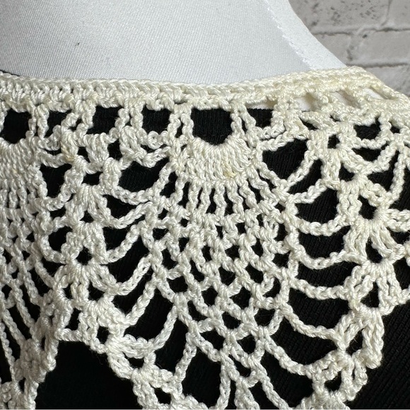 Vintage Crochet Lace Beige Ecru Ivory Collar with Button 16 in X 4 in - Picture 11 of 13